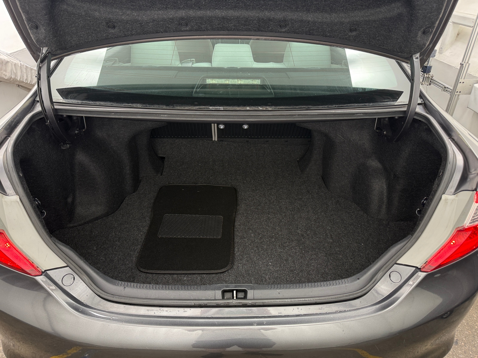 Thumbnail: 2012 Toyota Camry - 7