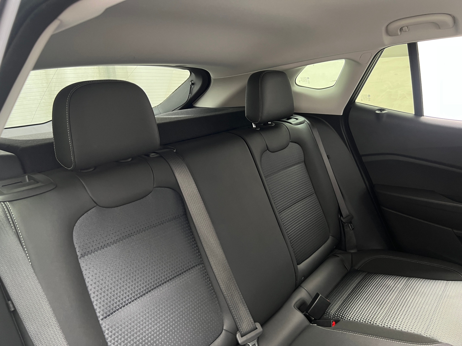 Thumbnail: 2025 Chevrolet Trax - 6