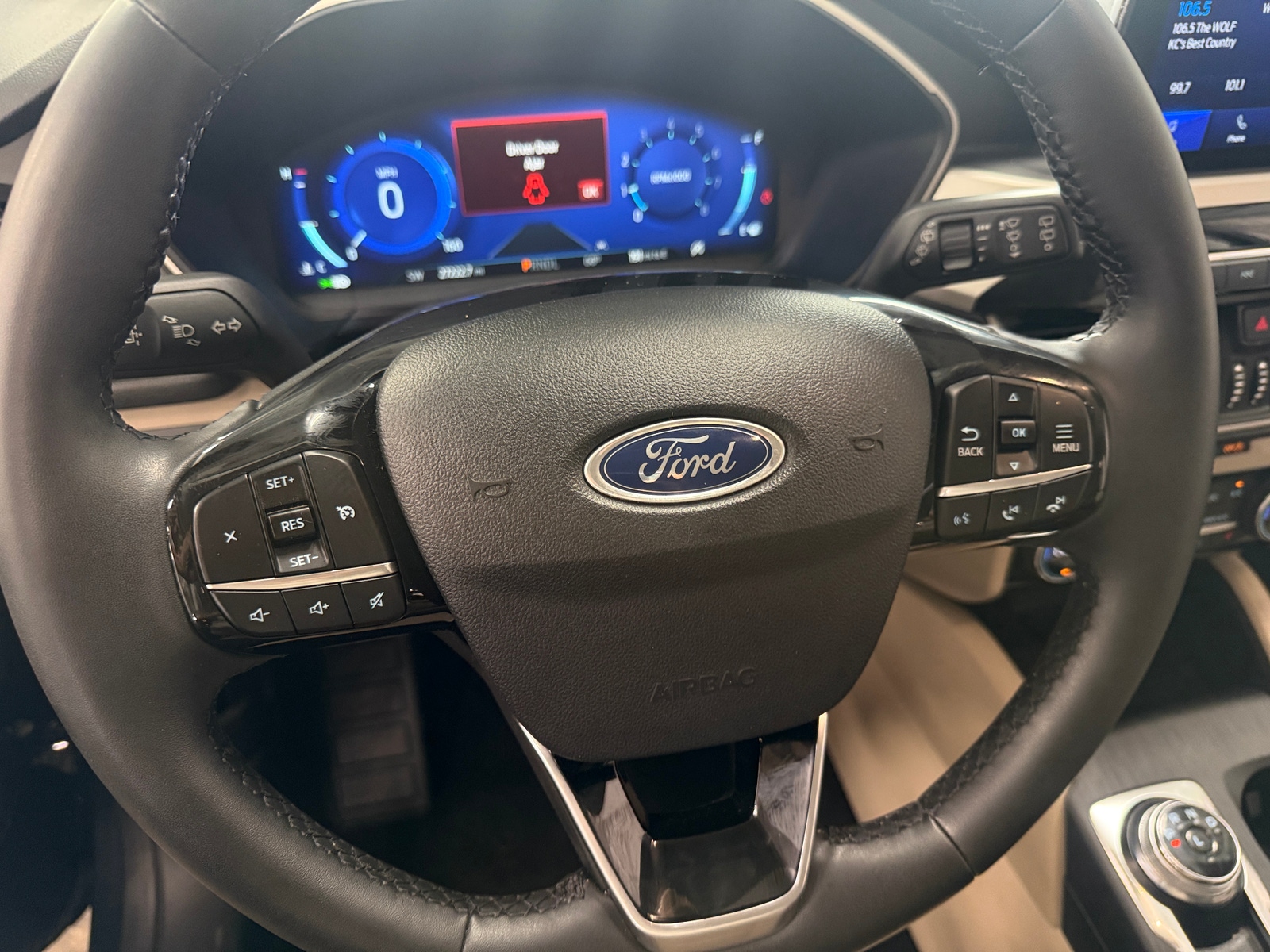 Thumbnail: 2021 Ford Escape - 4