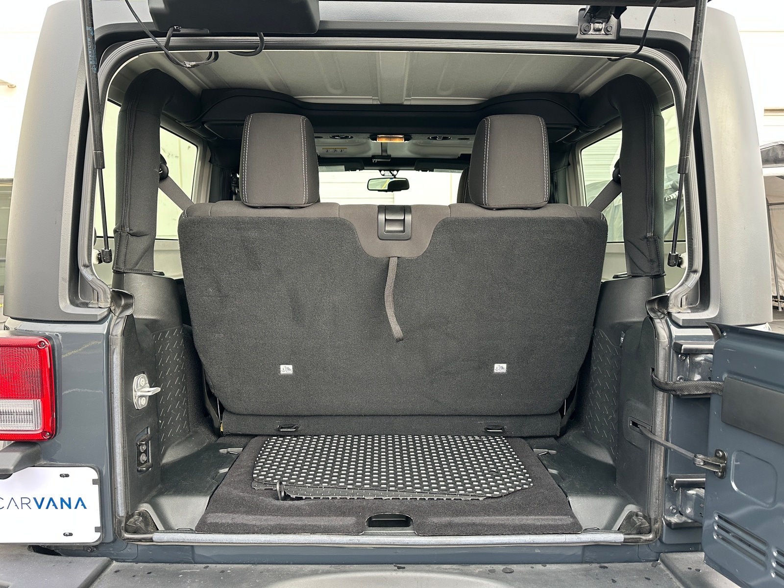 Thumbnail: 2017 Jeep Wrangler - 7