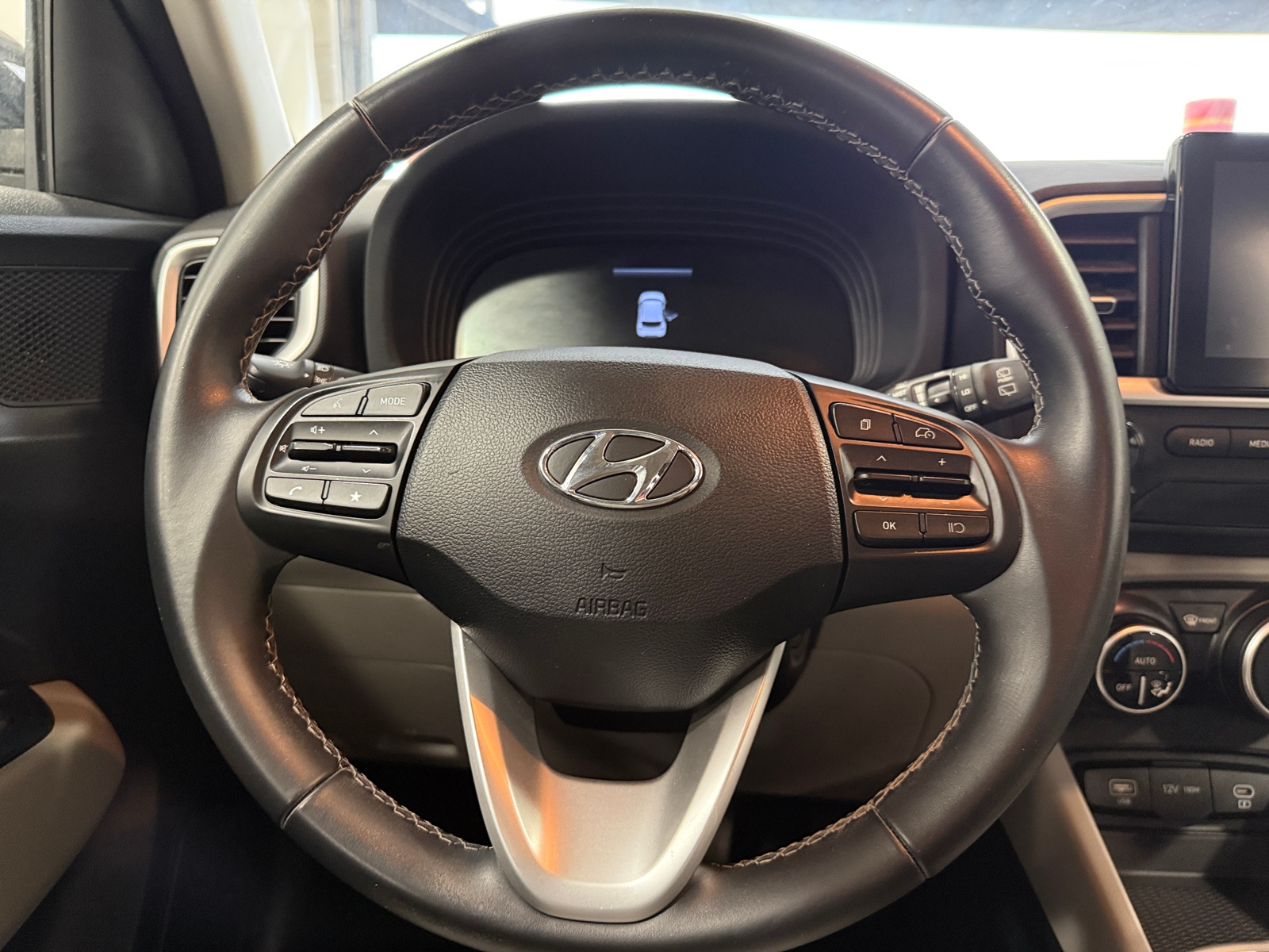 Thumbnail: 2023 Hyundai Venue - 5