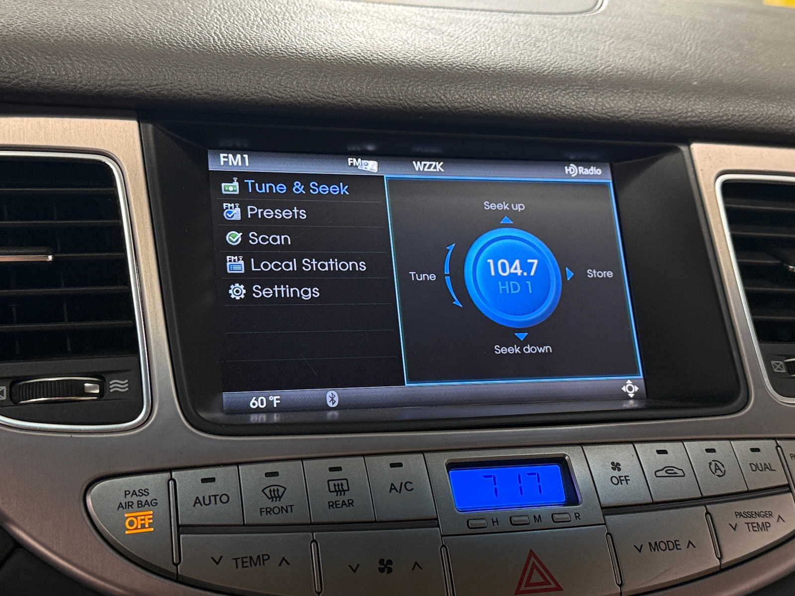 Thumbnail: 2012 Hyundai Genesis - 3