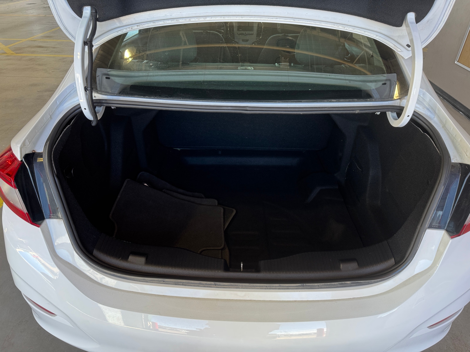 Thumbnail: 2018 Chevrolet Cruze - 7