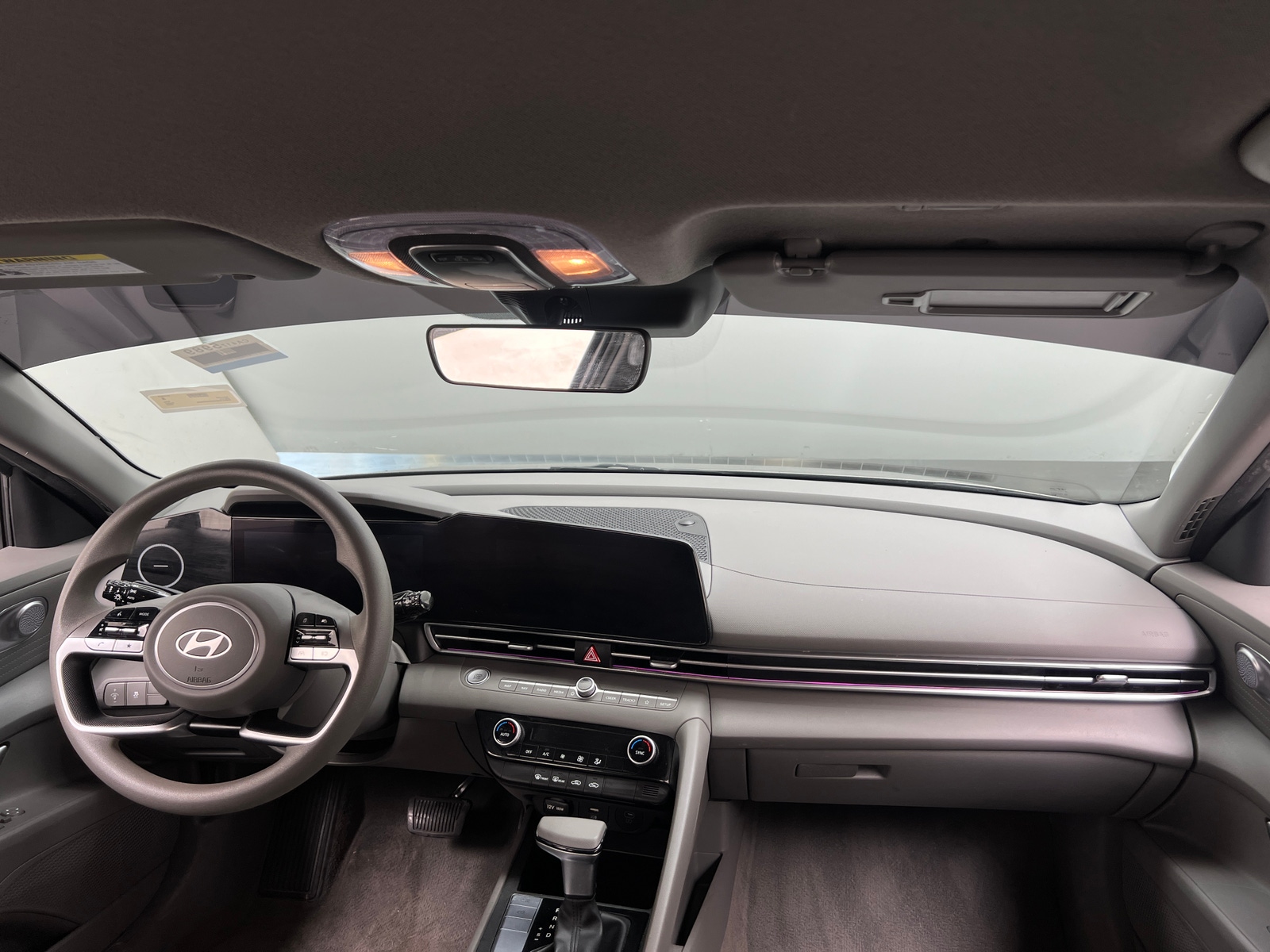 Thumbnail: 2024 Hyundai Elantra - 3