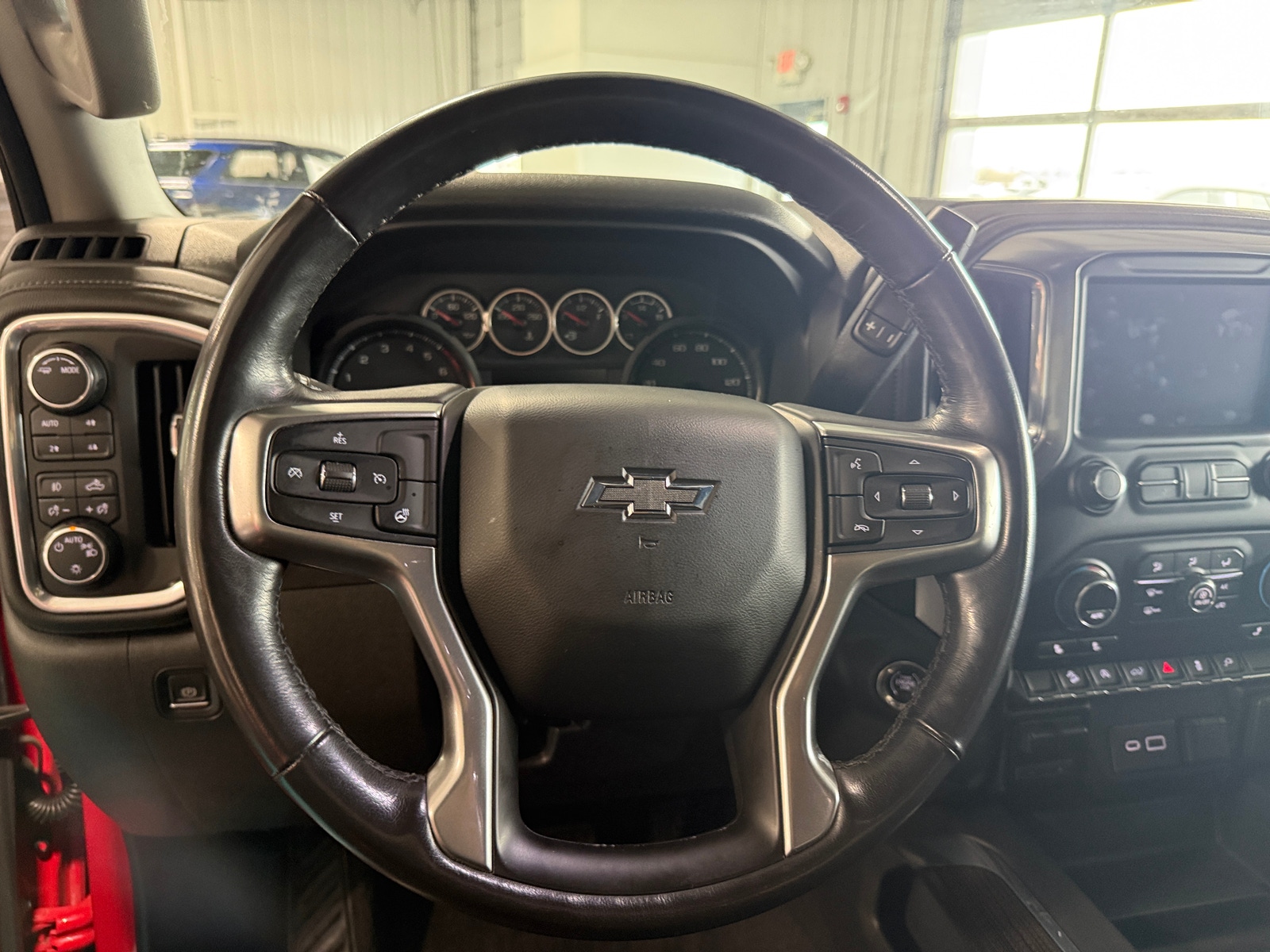 Thumbnail: 2020 Chevrolet Silverado 1500 - 4