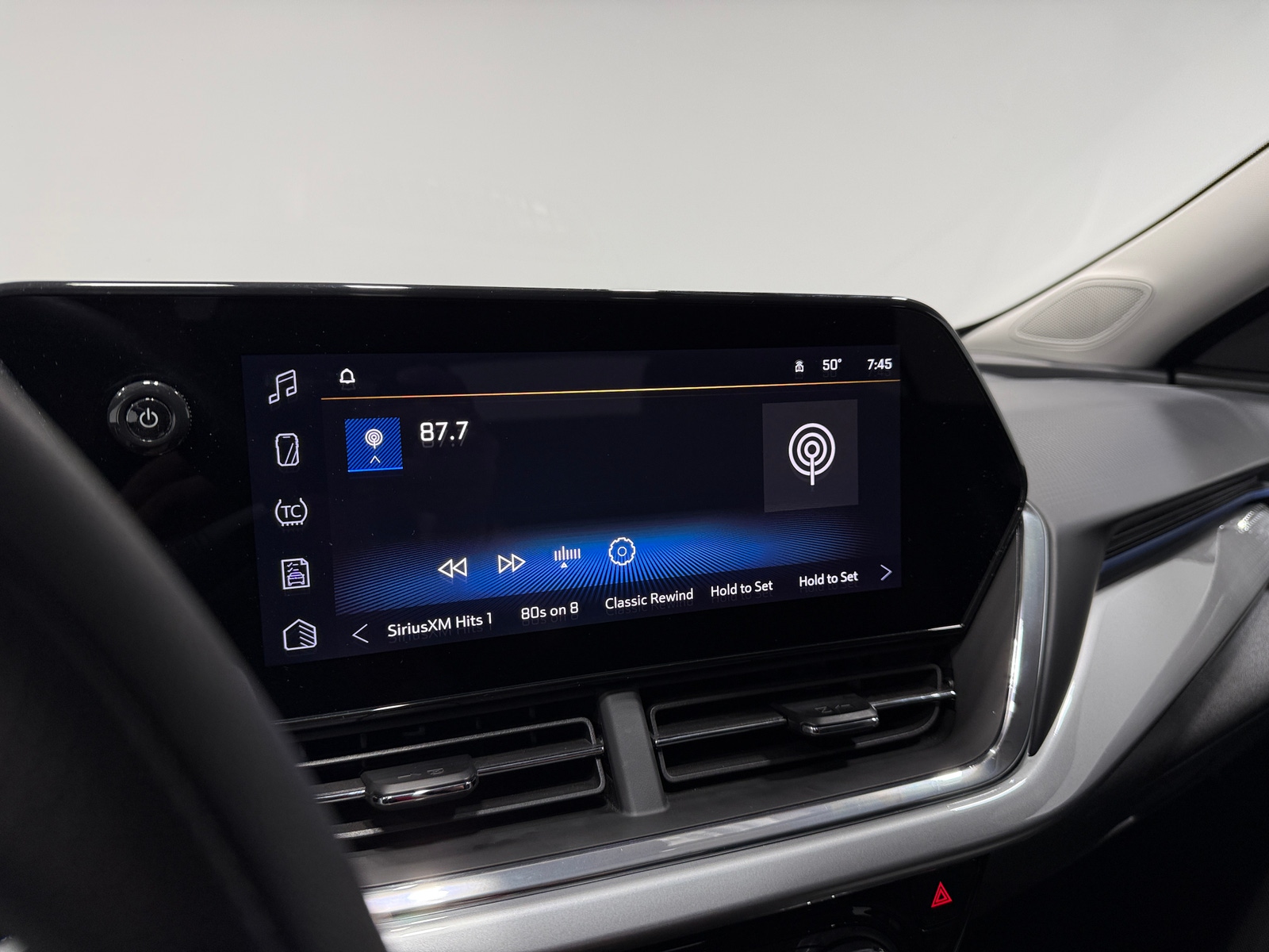 Thumbnail: 2025 Chevrolet Trax - 4