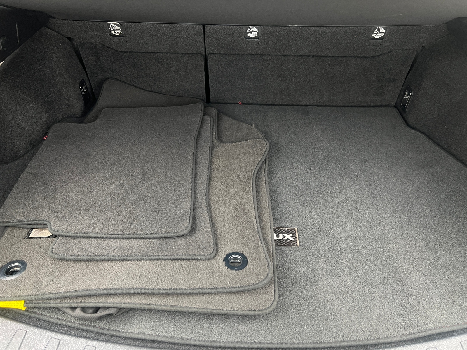 Thumbnail: 2023 Lexus UX - 6