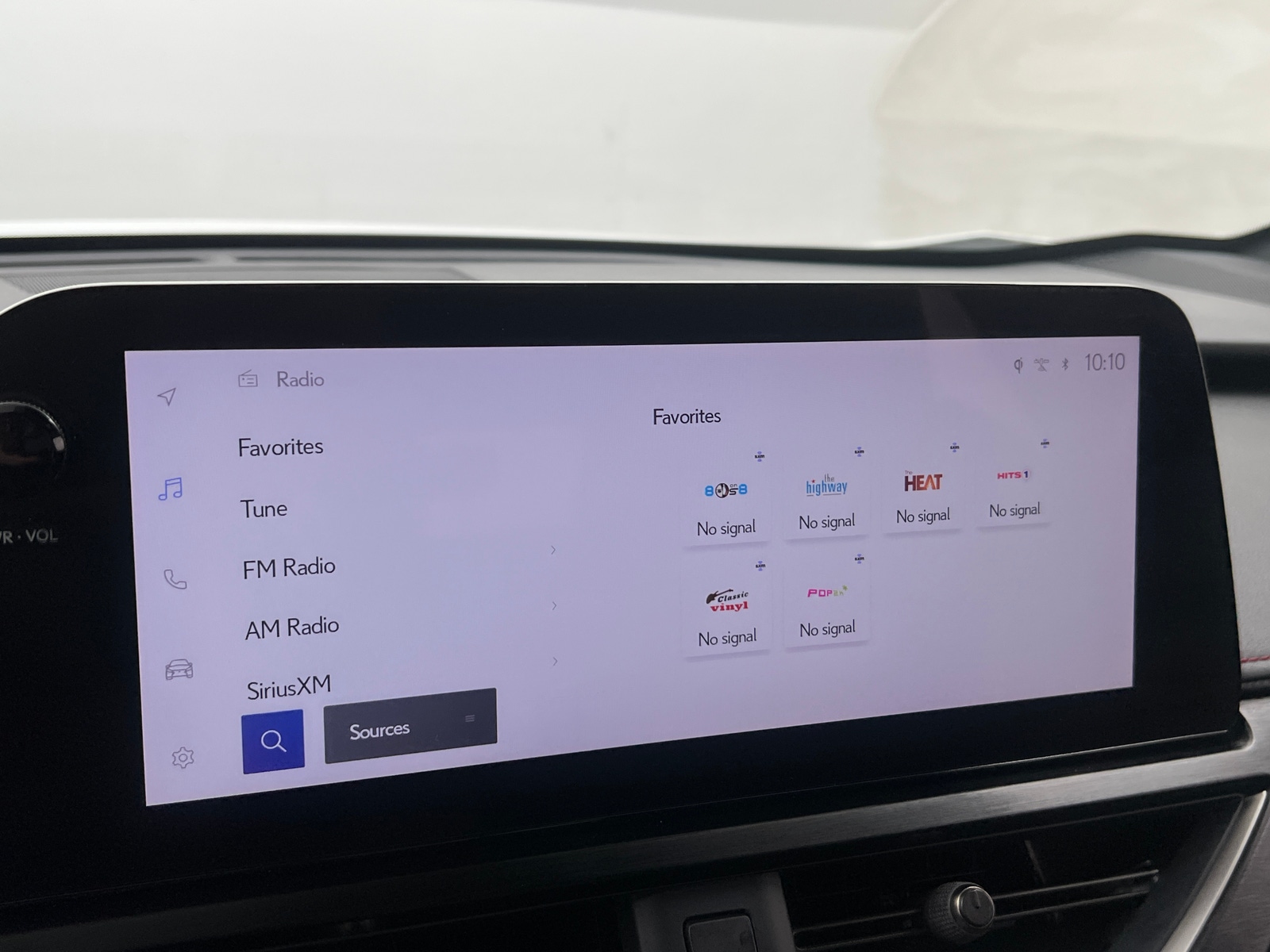 Thumbnail: 2023 Lexus UX - 3