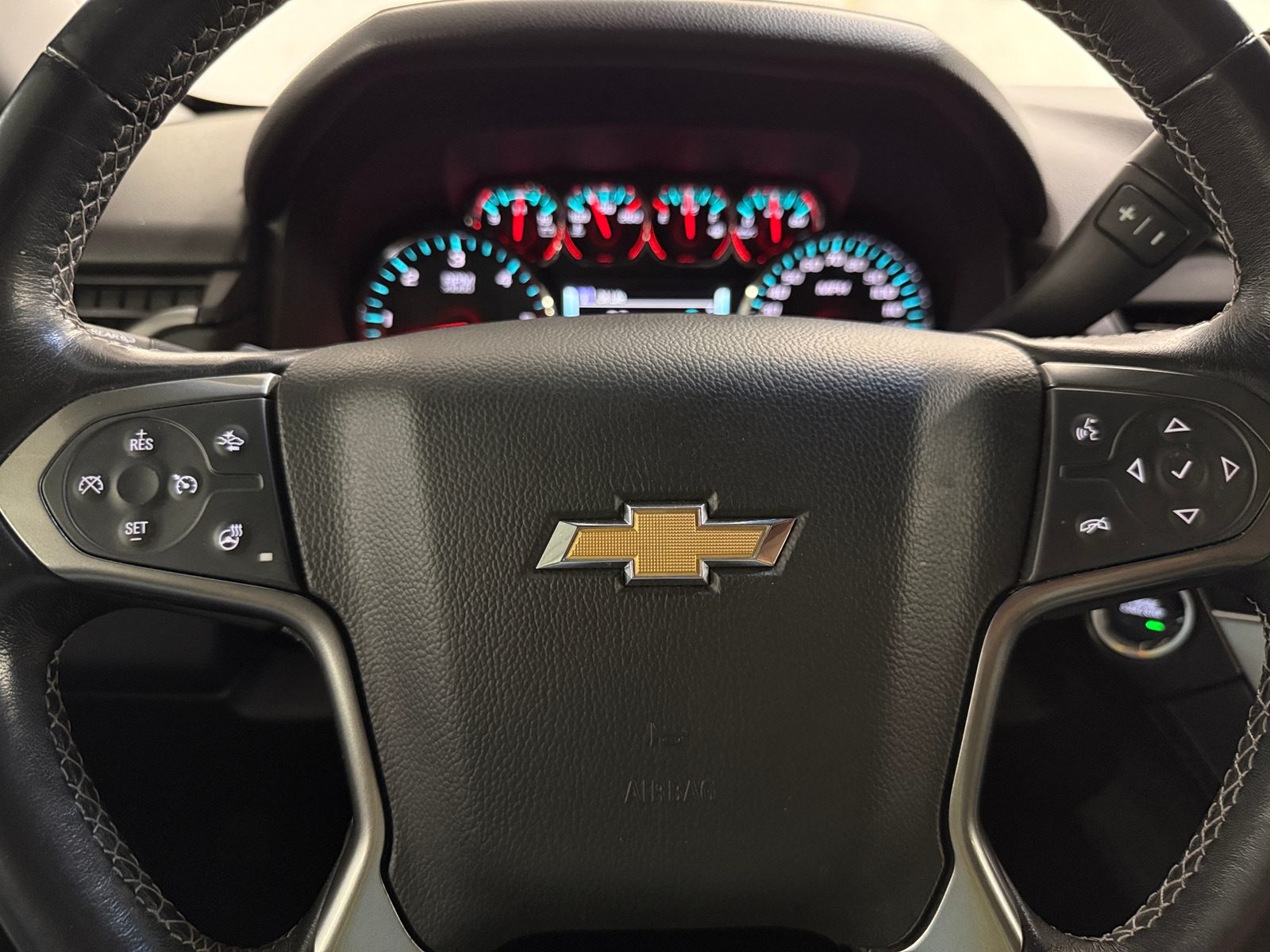 Thumbnail: 2019 Chevrolet Tahoe - 4