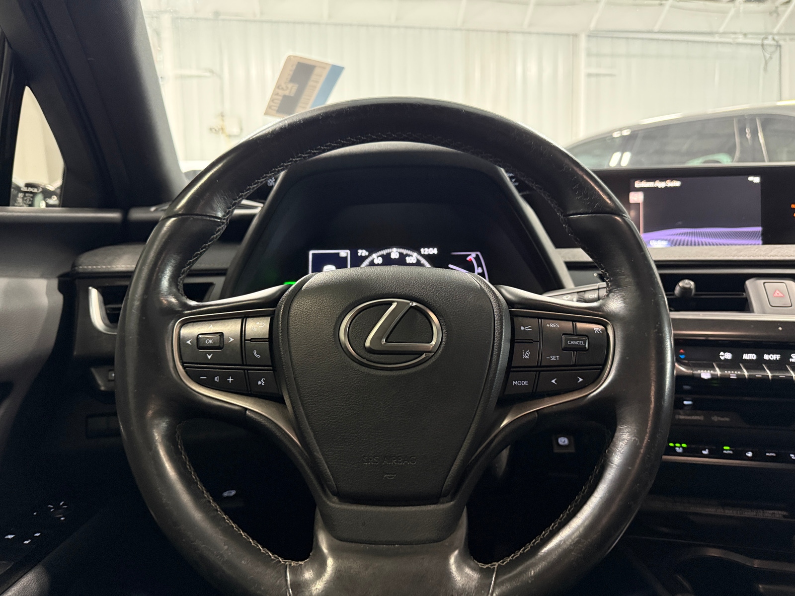 Thumbnail: 2021 Lexus UX - 4