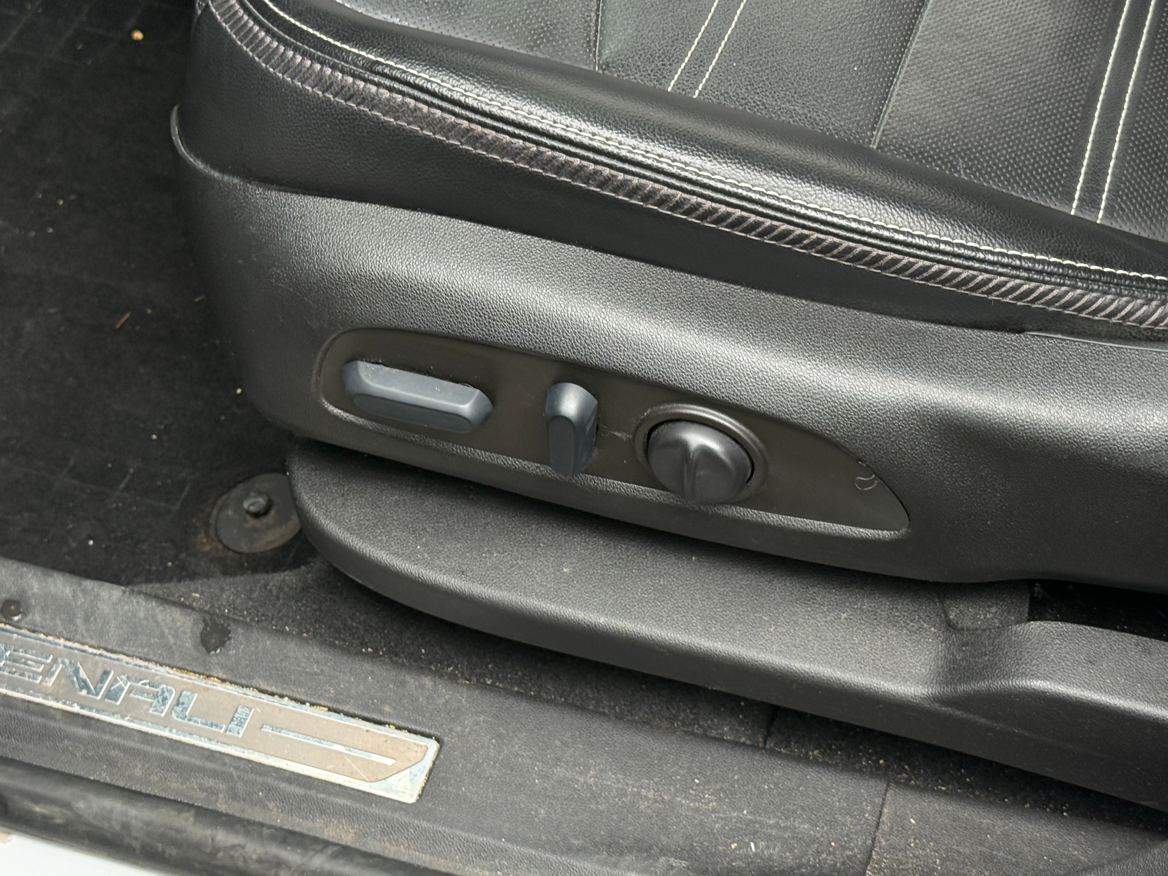 2022 GMC Terrain Denali - Photo 2