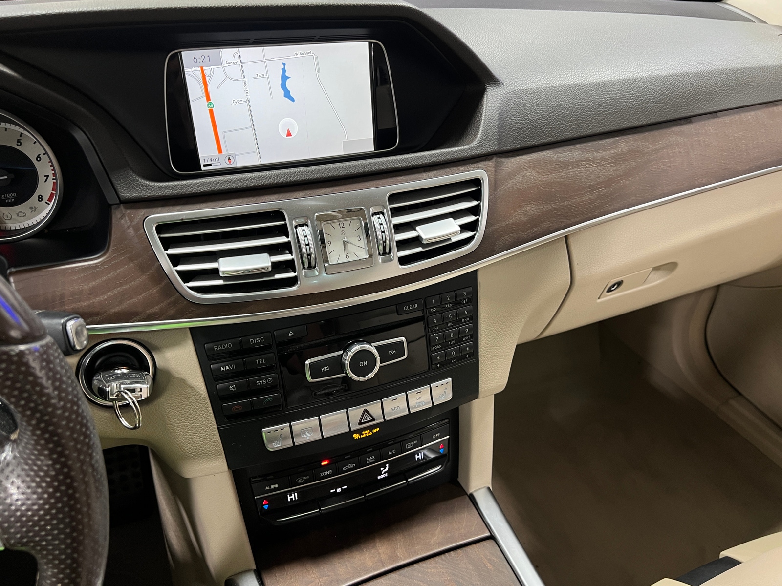 Thumbnail: 2015 Mercedes-Benz E-Class - 3