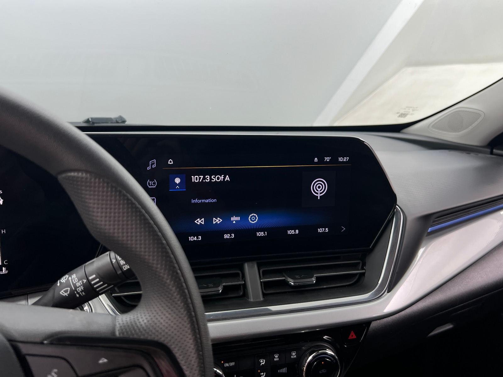 Thumbnail: 2025 Chevrolet Trax - 4