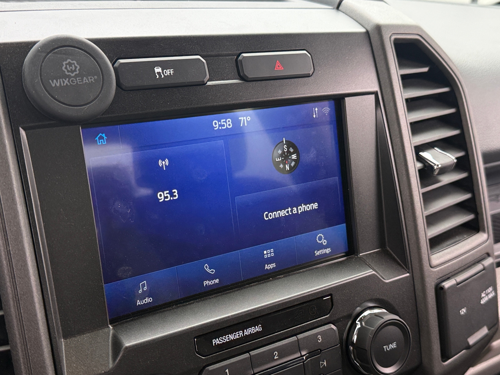 Thumbnail: 2022 Ford Econoline - 4