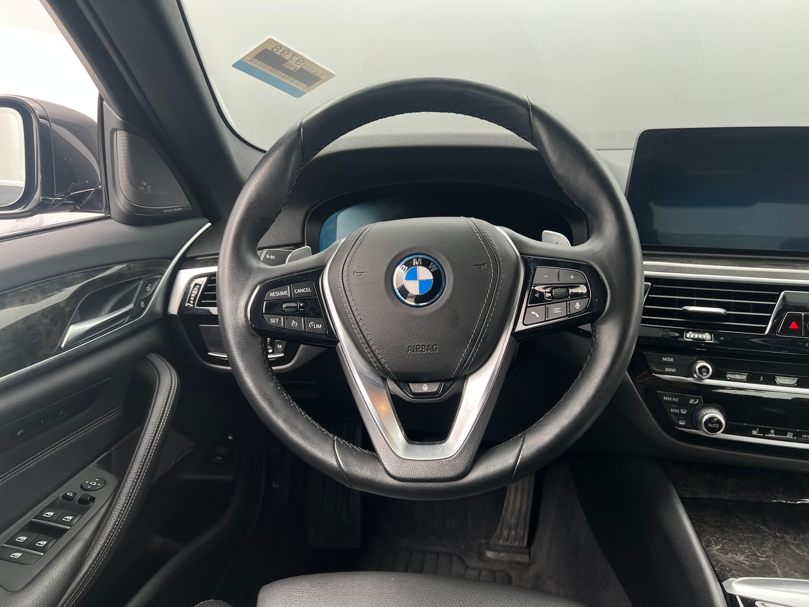 Thumbnail: 2023 BMW 5 Series - 4