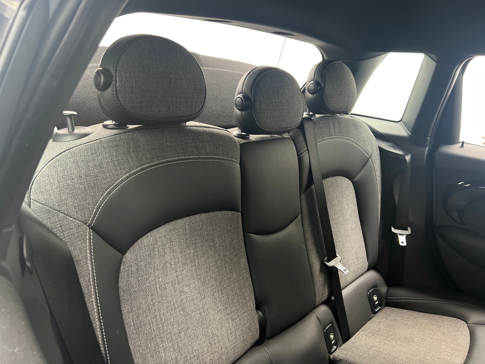 Thumbnail: 2016 MINI Cooper Hardtop - 5