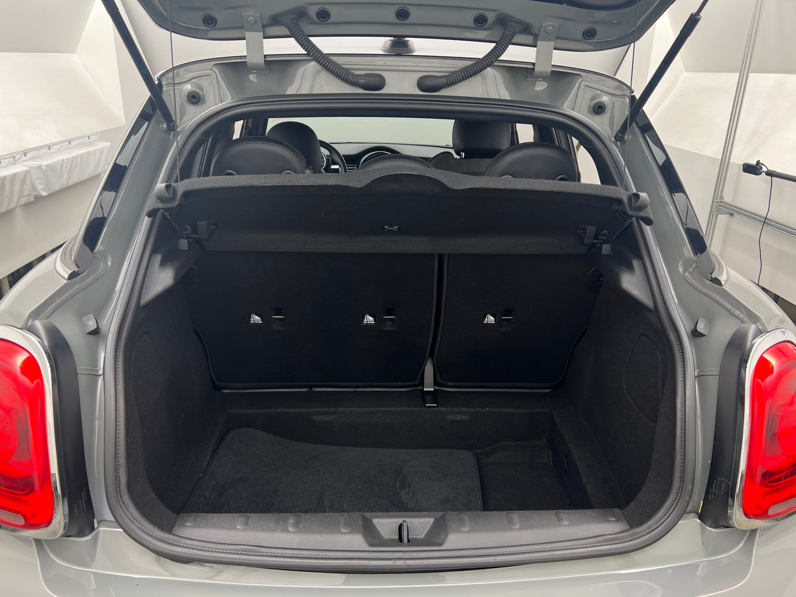 Thumbnail: 2016 MINI Cooper Hardtop - 6