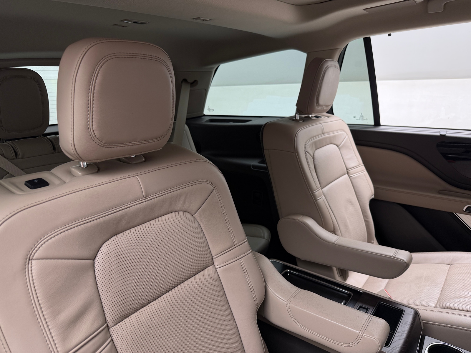 Thumbnail: 2021 Lincoln Aviator - 5