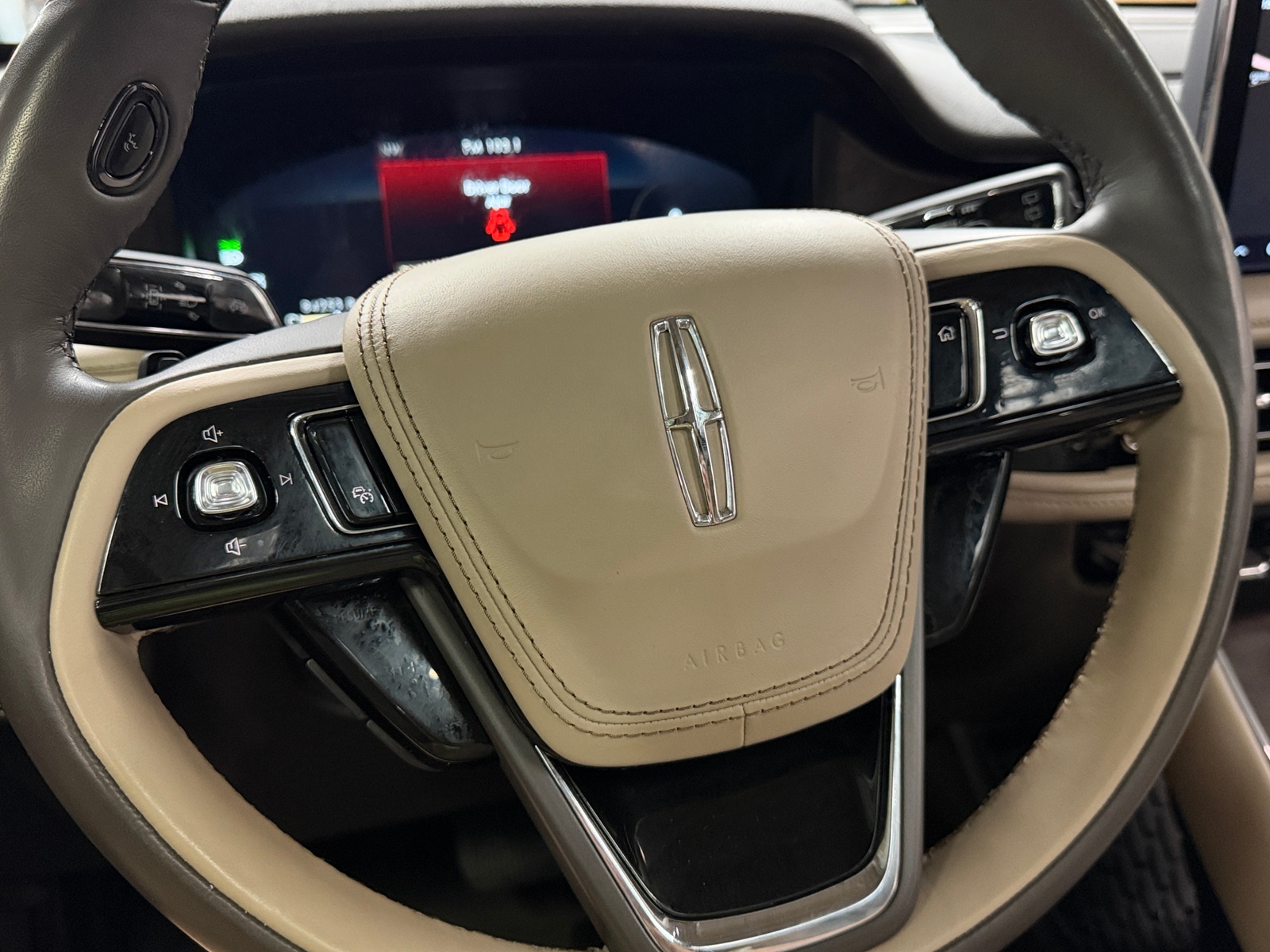 Thumbnail: 2021 Lincoln Aviator - 4