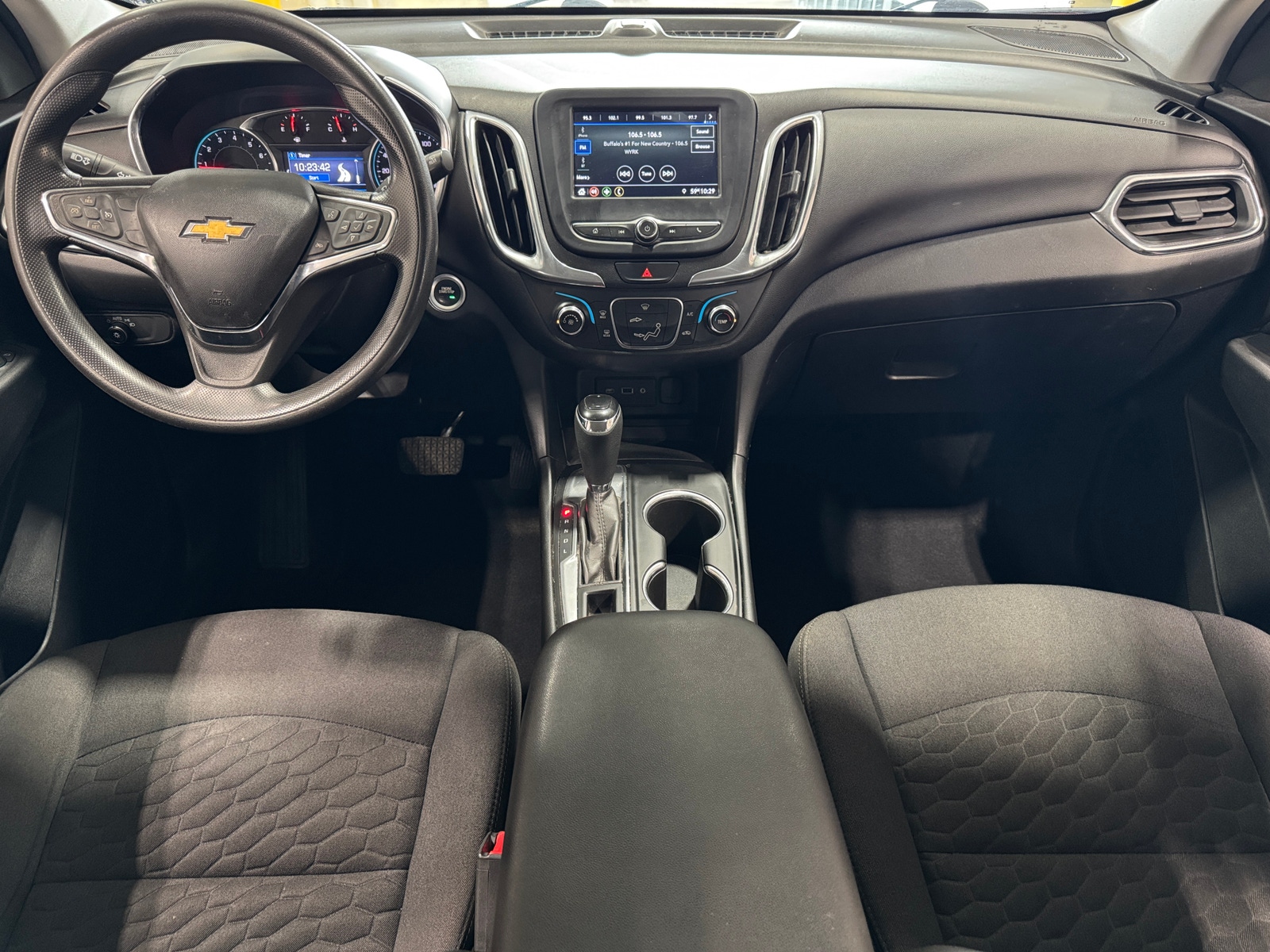 Thumbnail: 2019 Chevrolet Equinox - 3