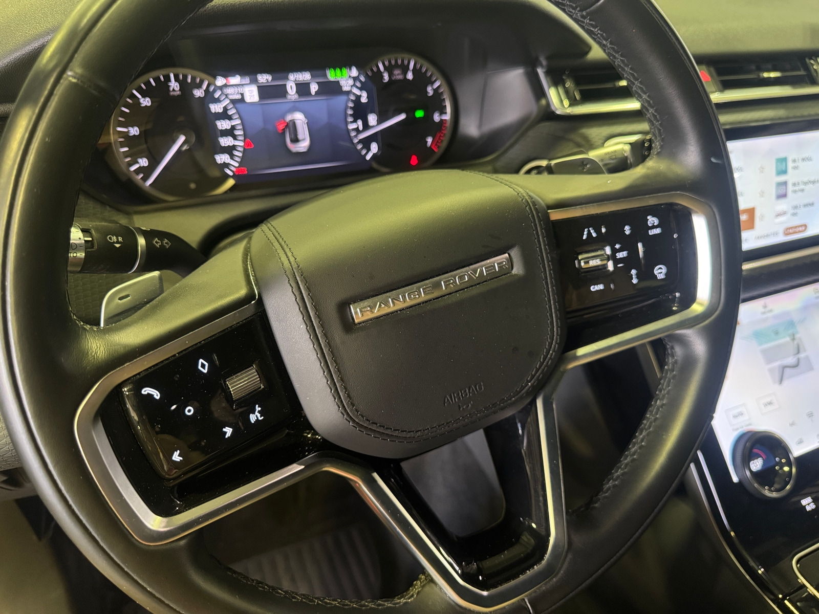 Thumbnail: 2022 Land Rover Range Rover Velar - 4