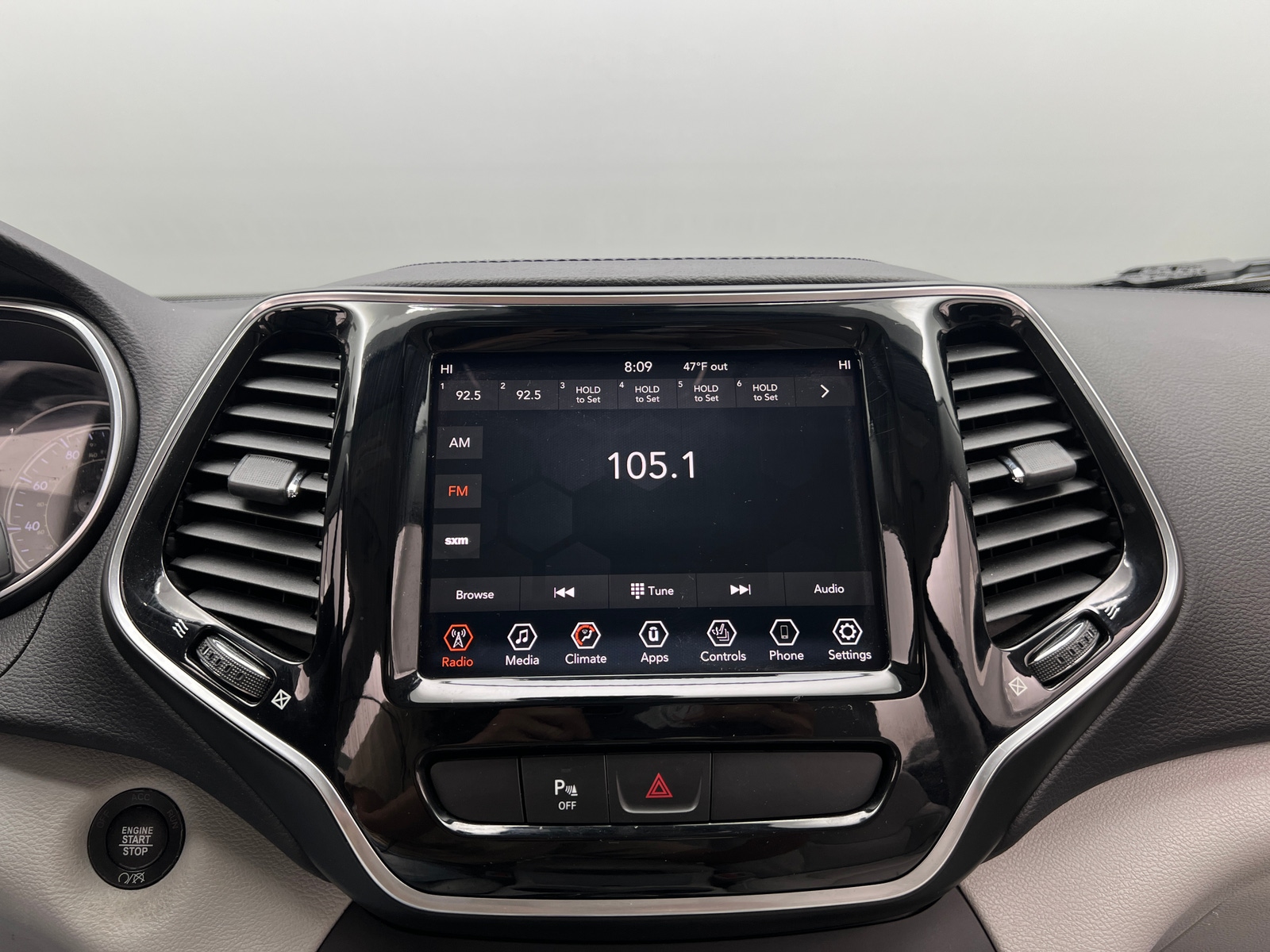 Thumbnail: 2019 Jeep Cherokee - 3