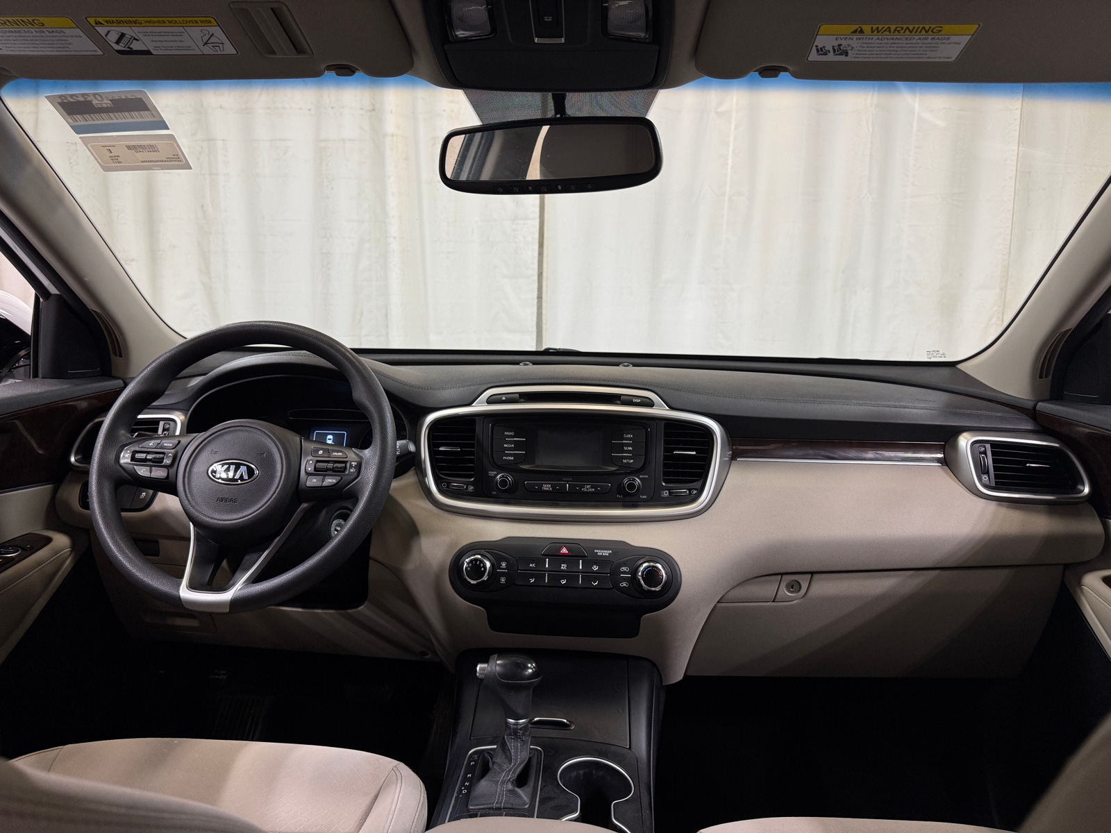 Thumbnail: 2017 Kia Sorento - 3