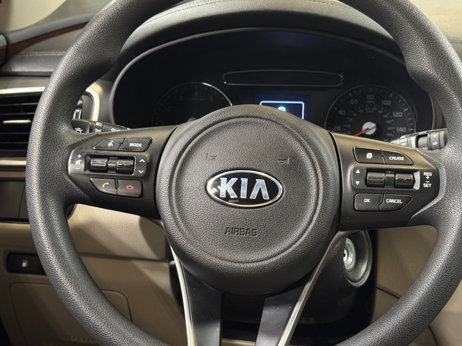 Thumbnail: 2017 Kia Sorento - 5