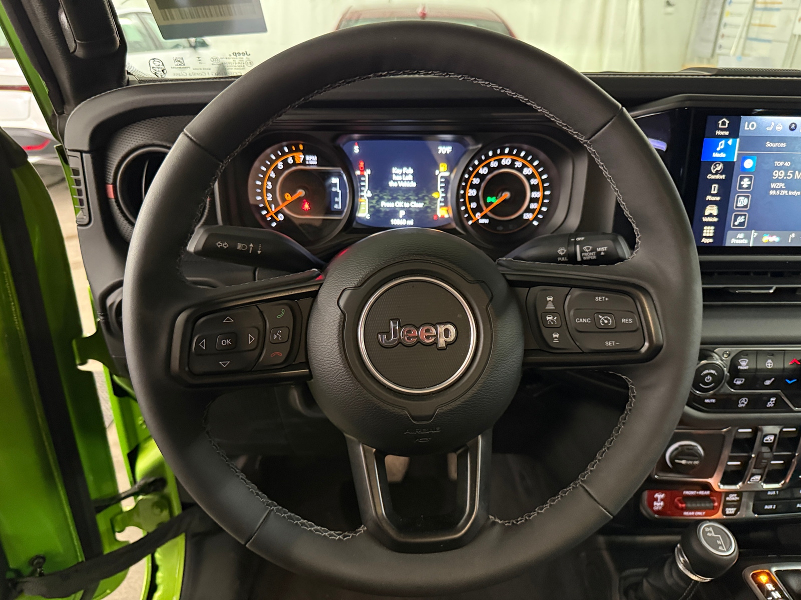 Thumbnail: 2025 Jeep Gladiator - 4