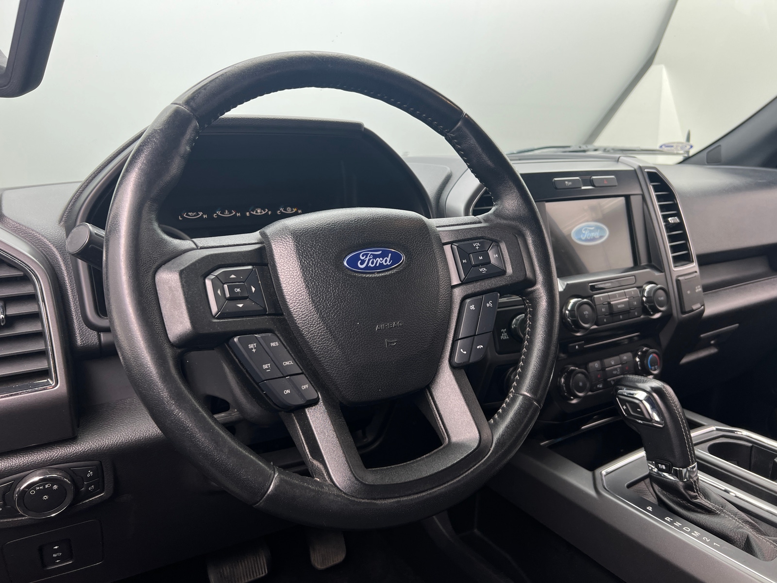 Thumbnail: 2017 Ford Econoline - 5