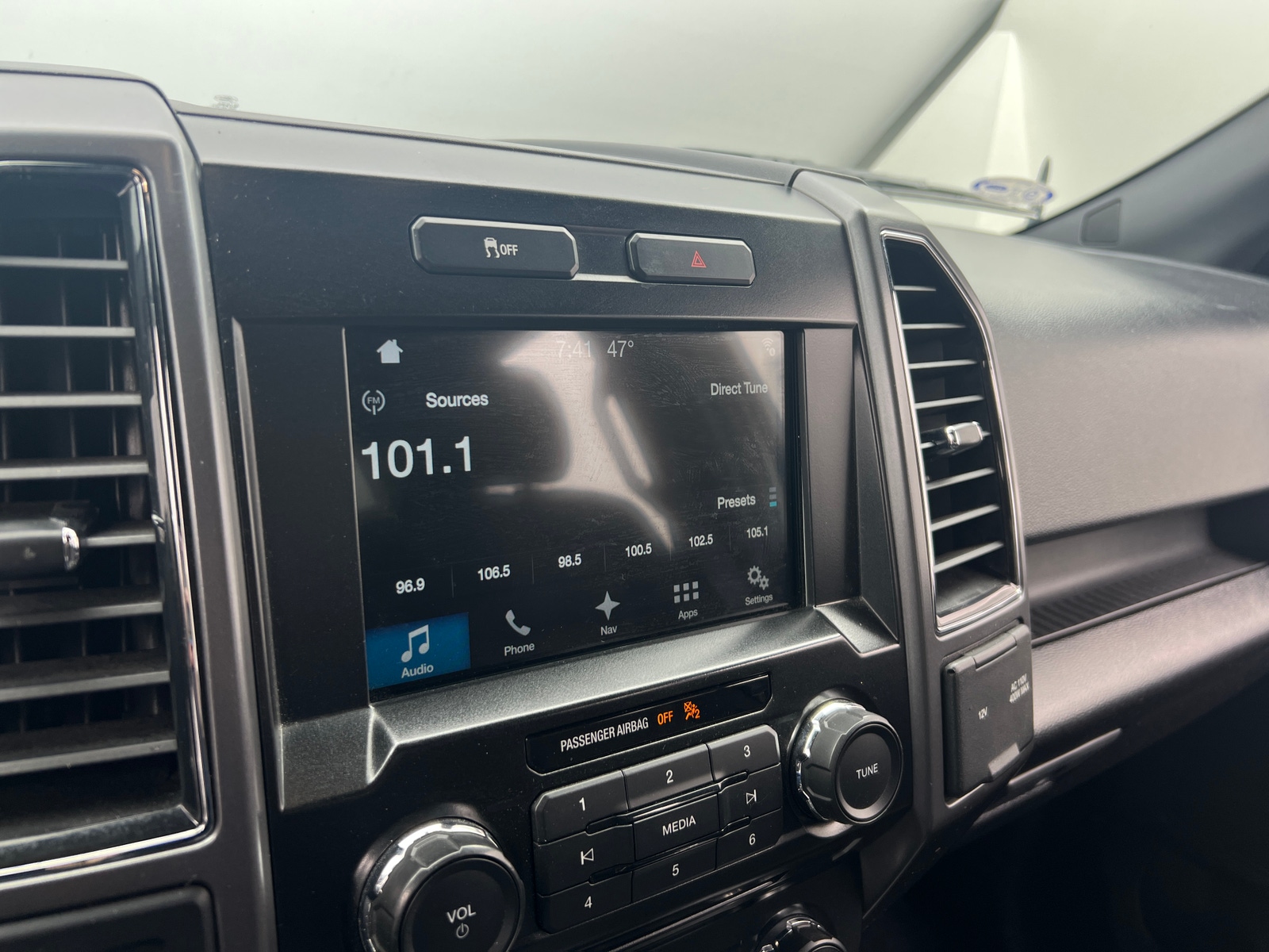 Thumbnail: 2017 Ford Econoline - 4