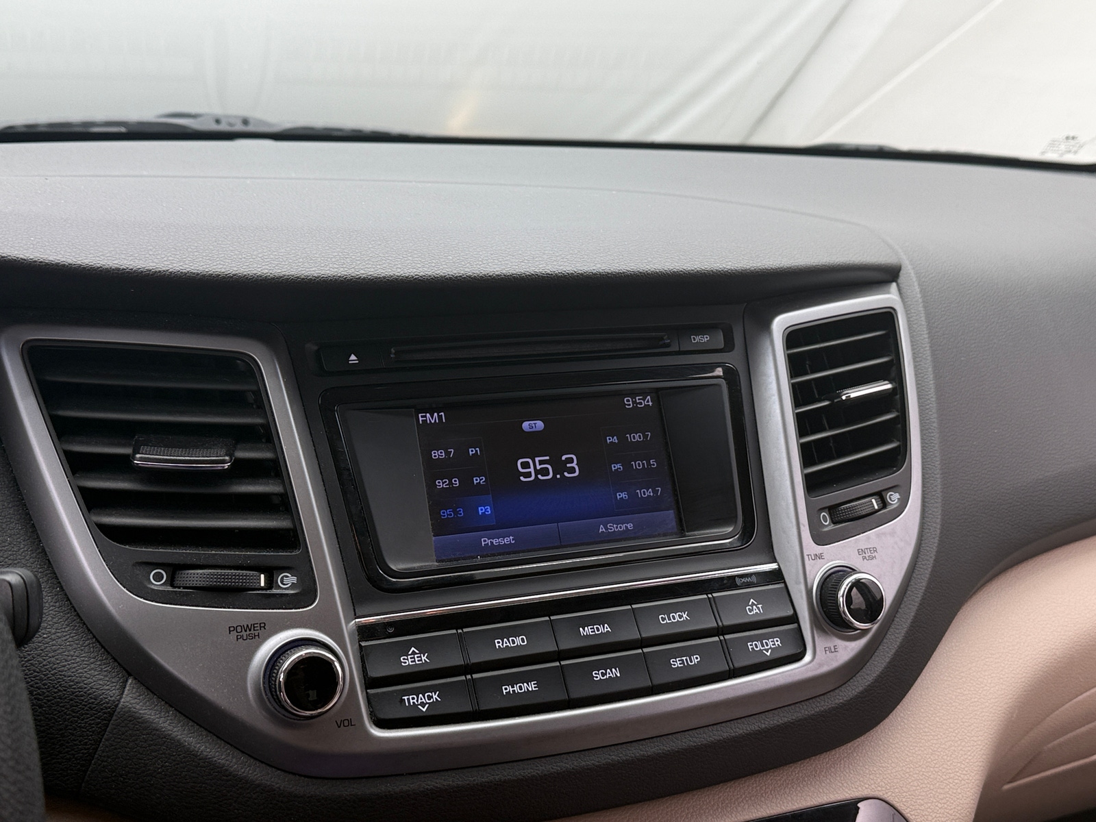Thumbnail: 2017 Hyundai Tucson - 4