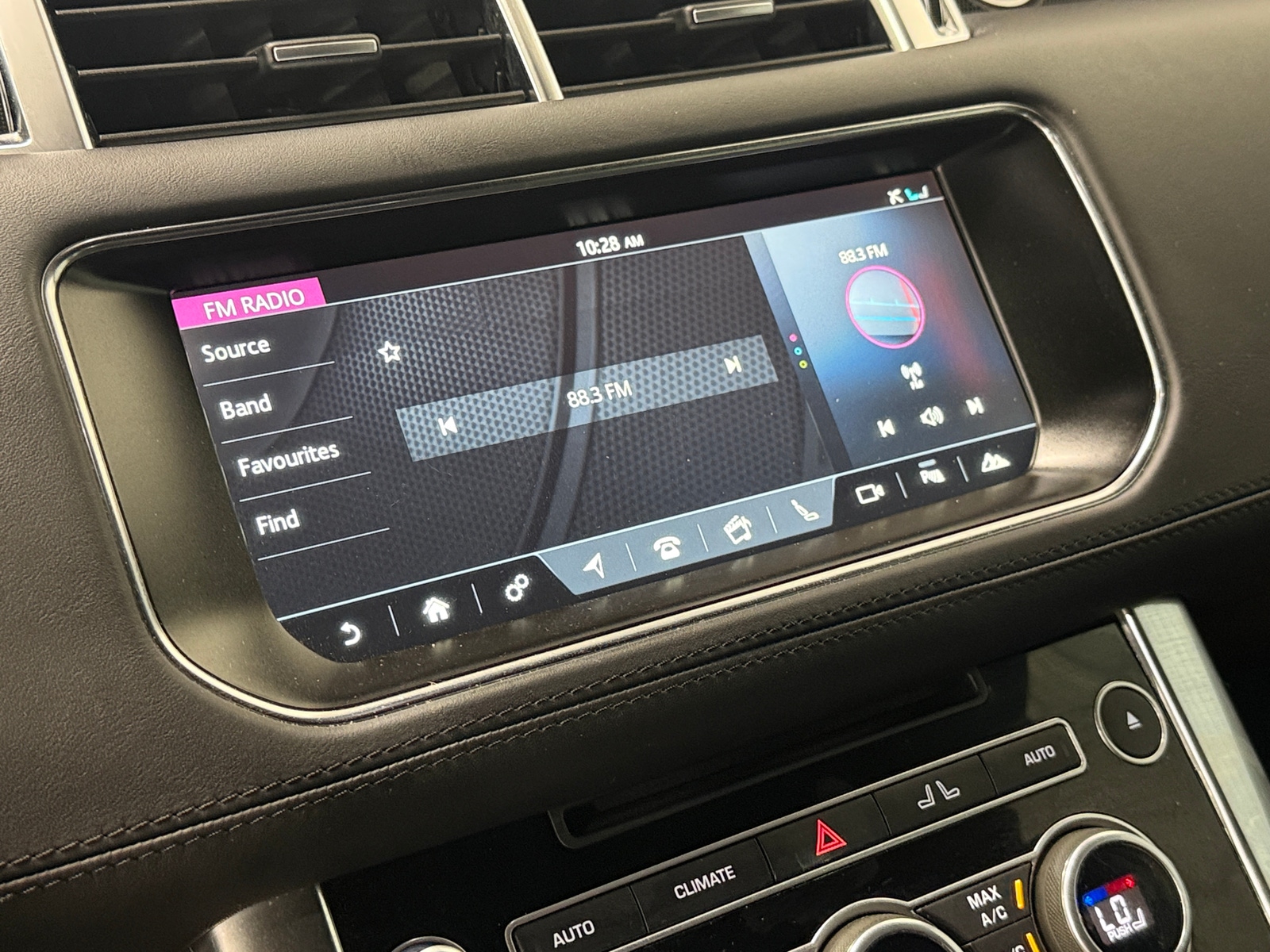 Thumbnail: 2017 Land Rover Range Rover Sport - 3