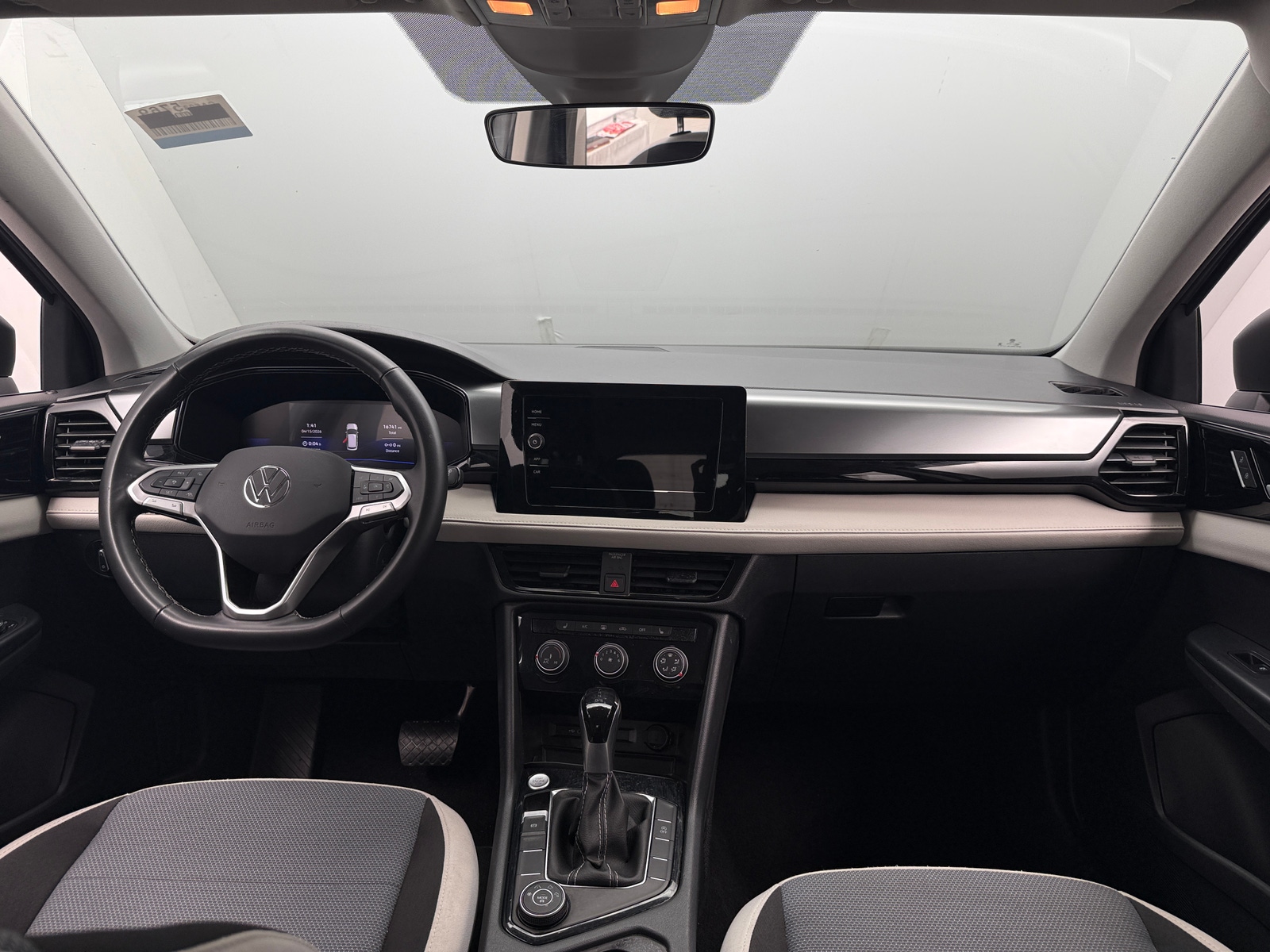 Thumbnail: 2025 Volkswagen Taos - 3