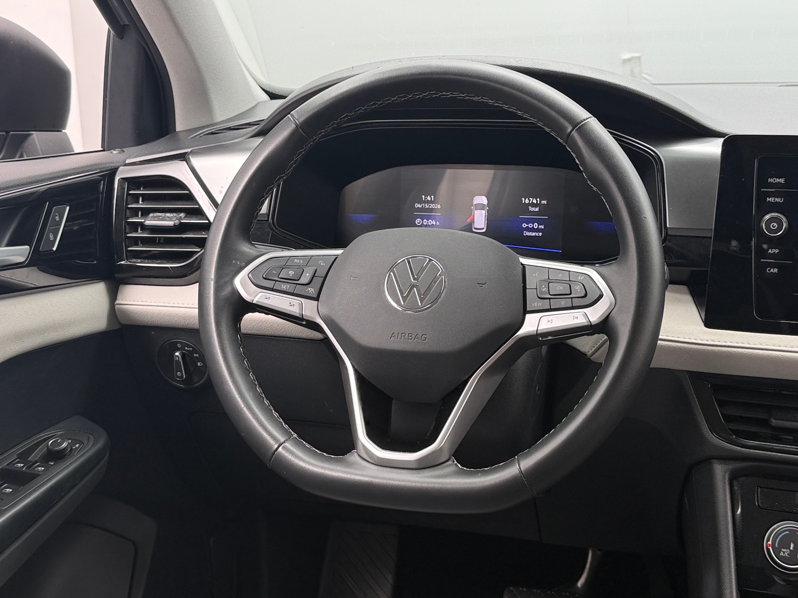 Thumbnail: 2025 Volkswagen Taos - 5
