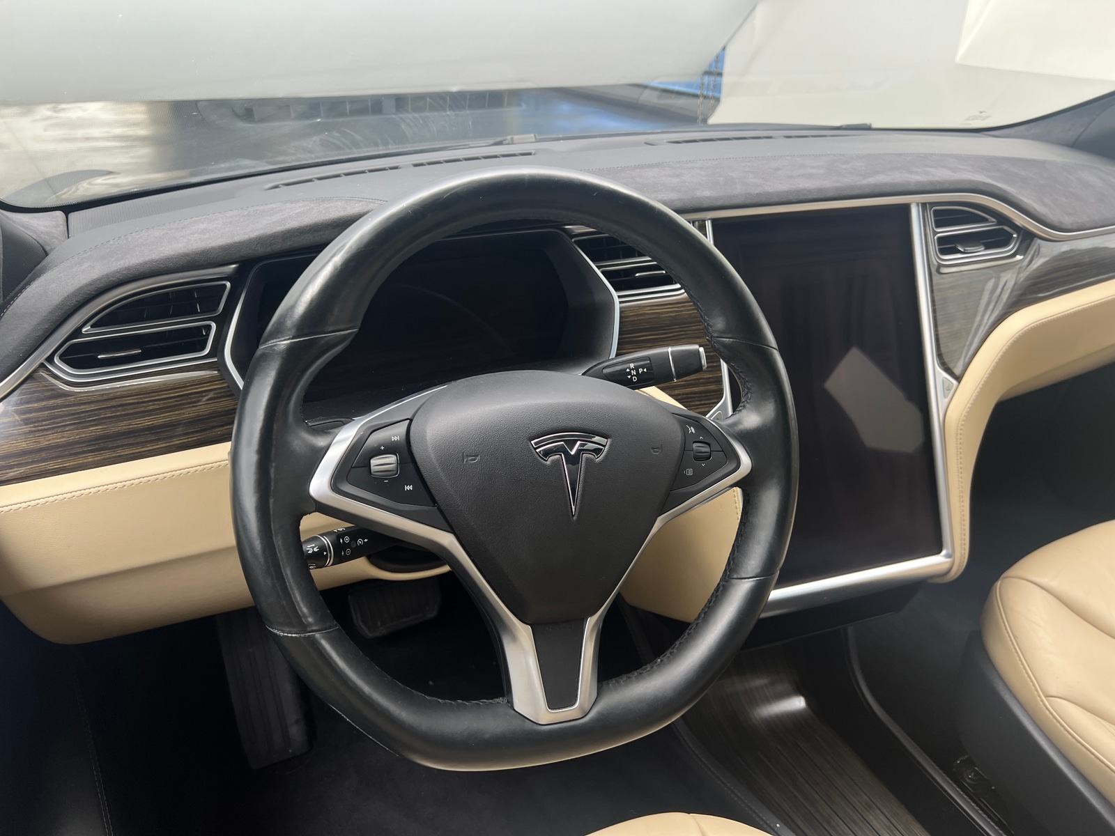 Thumbnail: 2015 Tesla Model S - 4