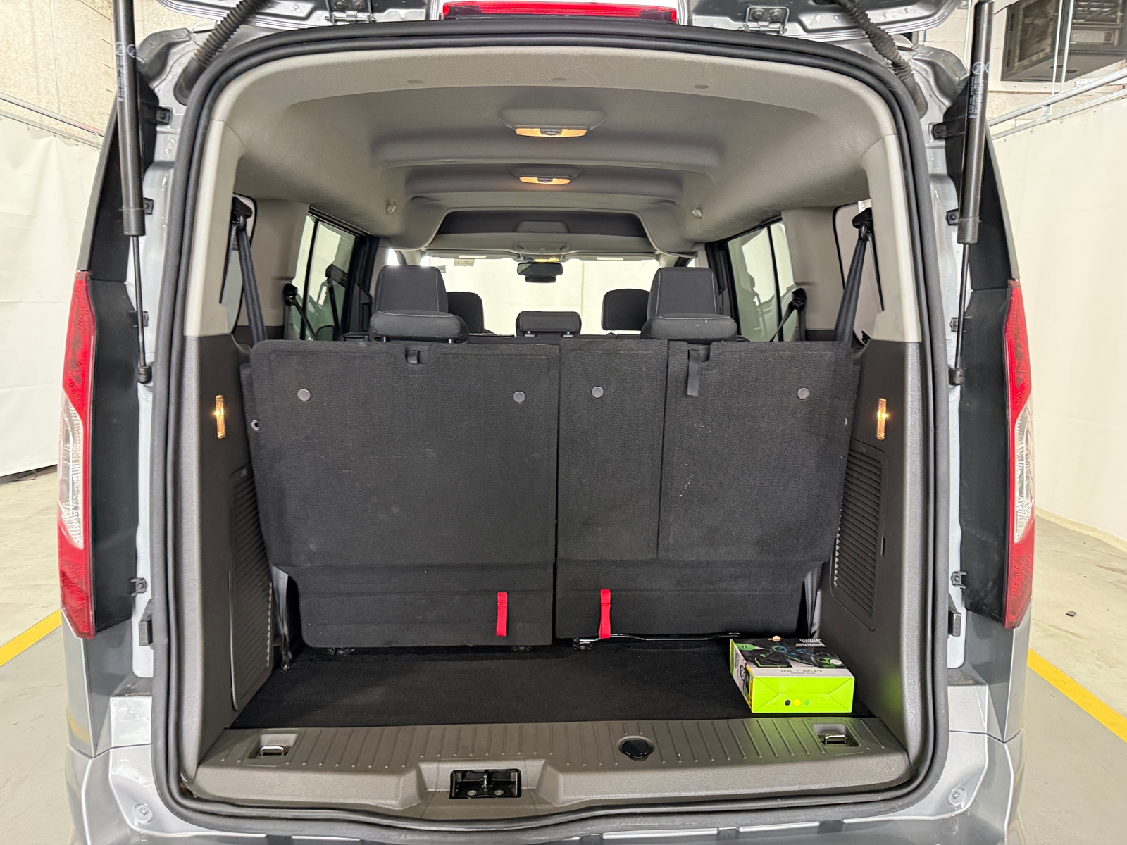 Thumbnail: 2022 Ford Transit Series - 7