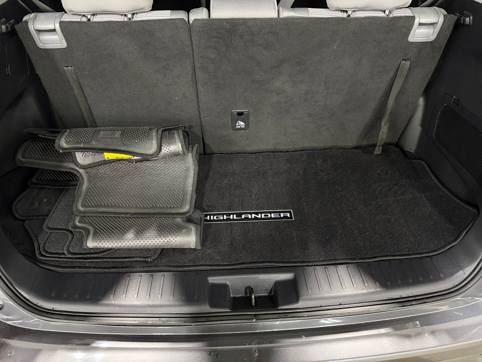 Thumbnail: 2021 Toyota Highlander - 7