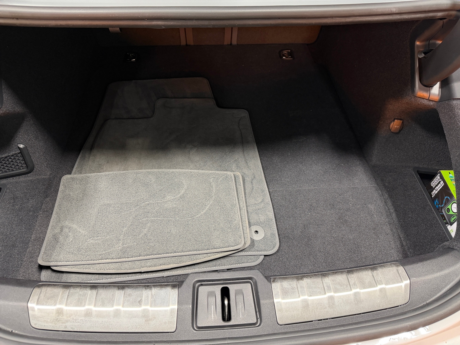 Thumbnail: 2022 Porsche Taycan - 6