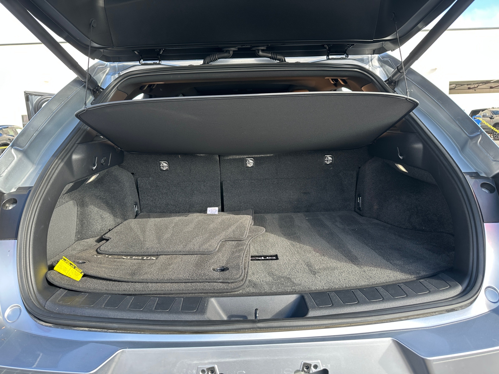 Thumbnail: 2024 Lexus UX - 6