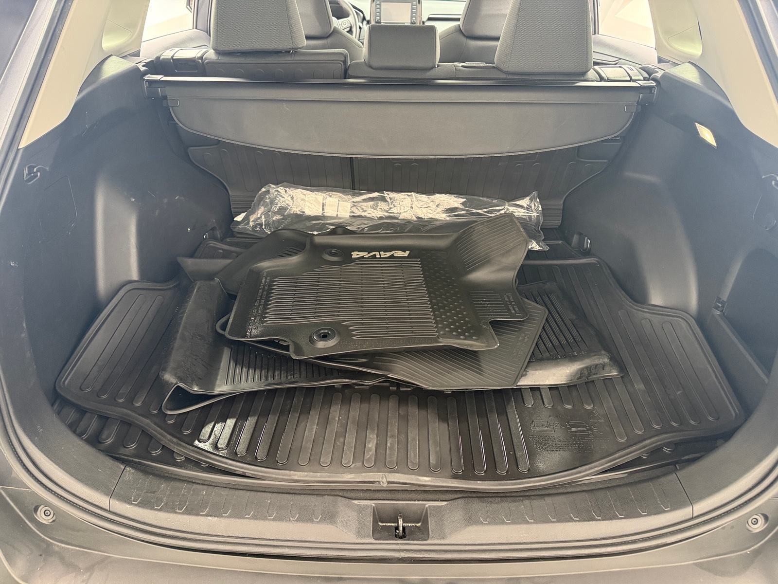 Thumbnail: 2022 Toyota RAV4 - 7