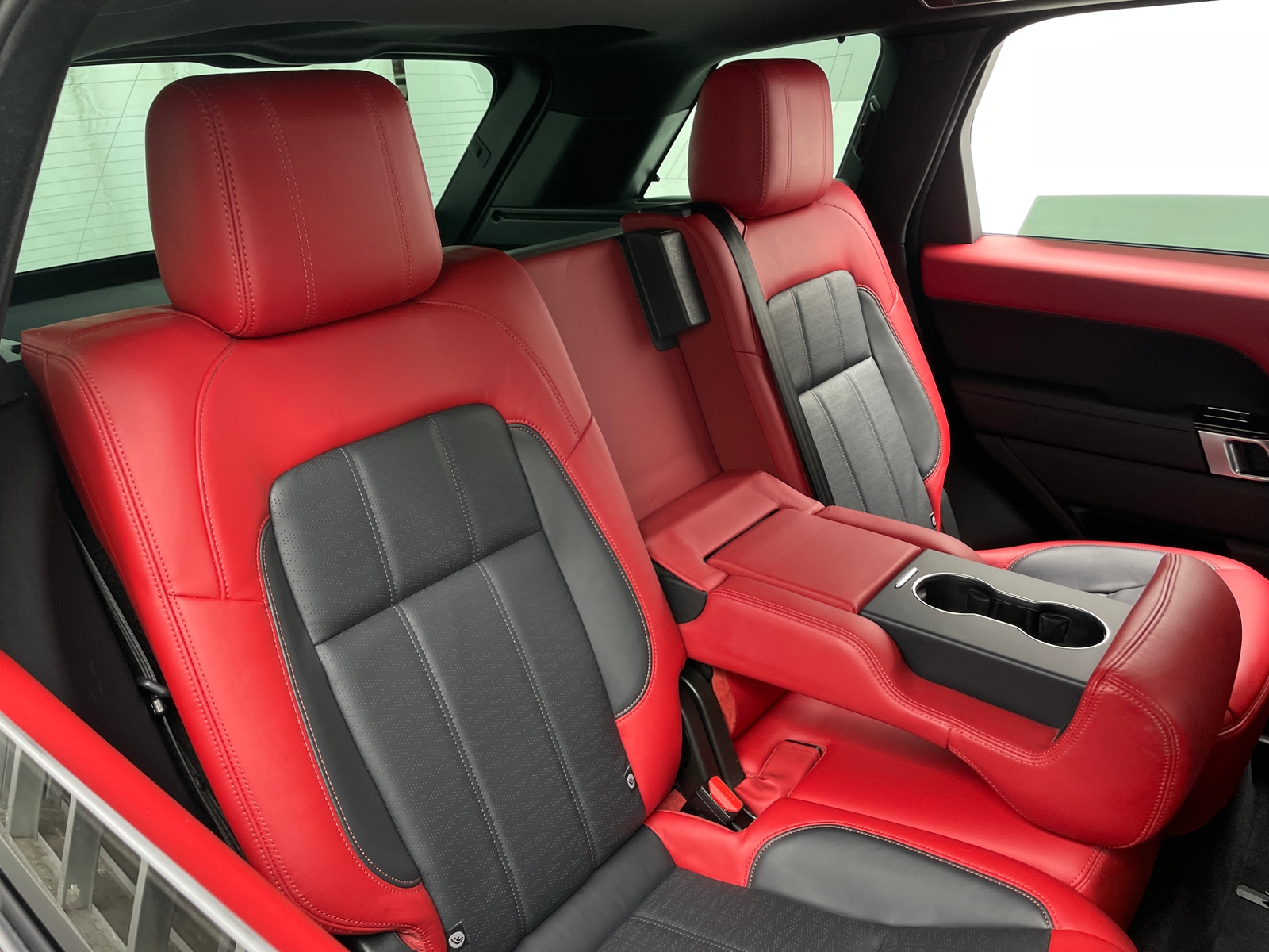 Thumbnail: 2022 Land Rover Range Rover Sport - 5