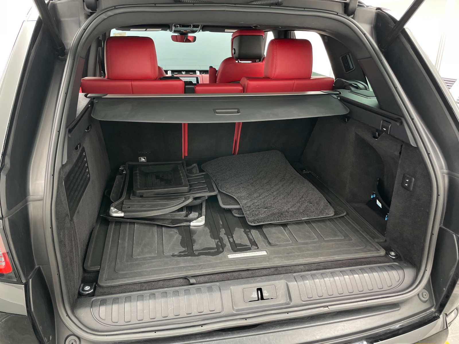 Thumbnail: 2022 Land Rover Range Rover Sport - 6