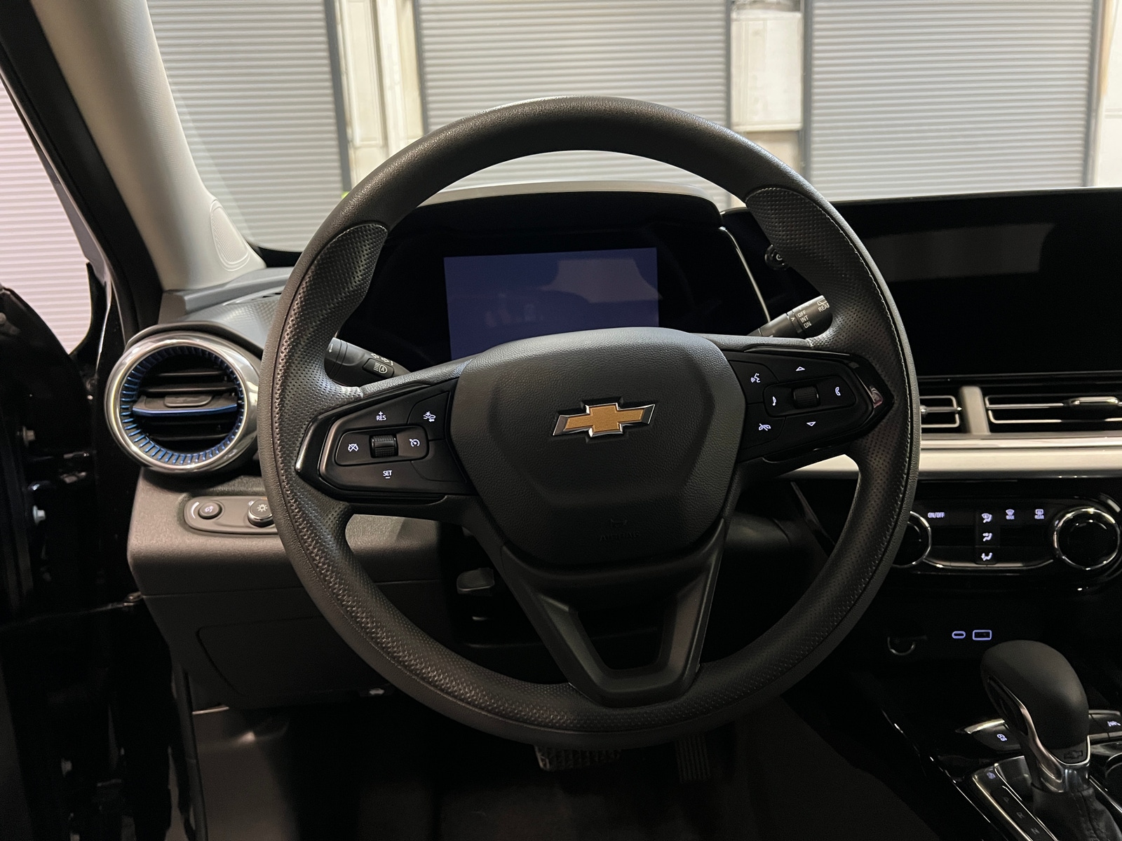 Thumbnail: 2025 Chevrolet Trax - 5