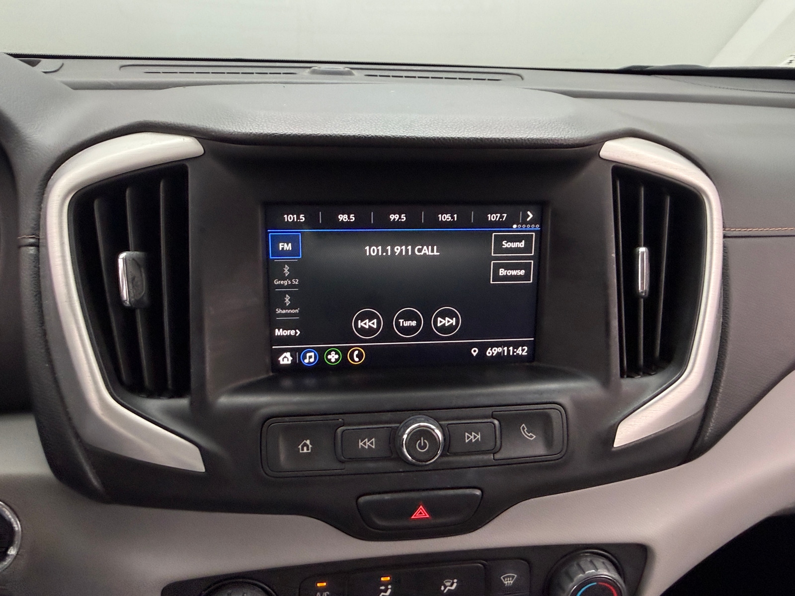 Thumbnail: 2021 GMC Terrain - 3