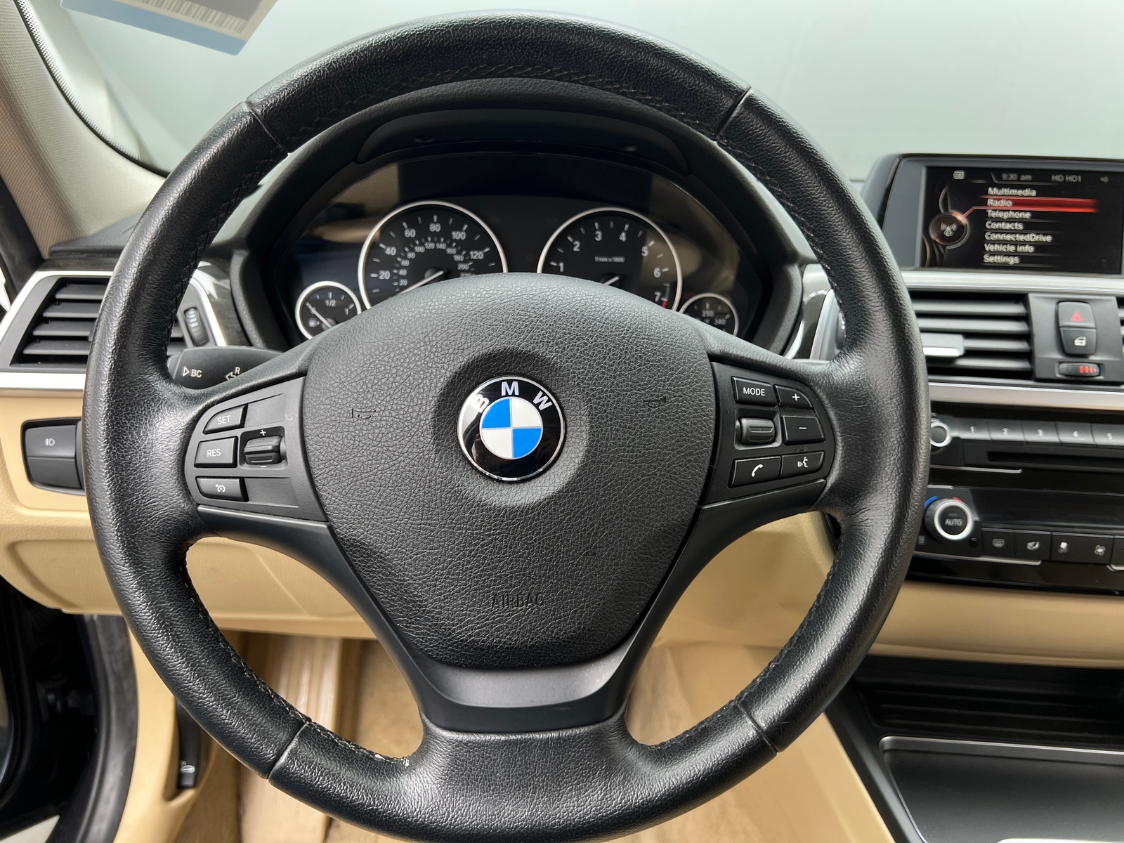 Thumbnail: 2016 BMW 3 Series - 4