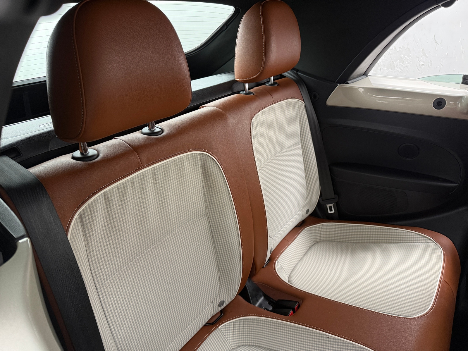 Thumbnail: 2015 Volkswagen Beetle - 6