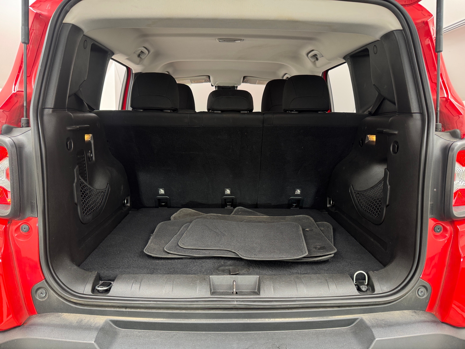 Thumbnail: 2017 Jeep Renegade - 7