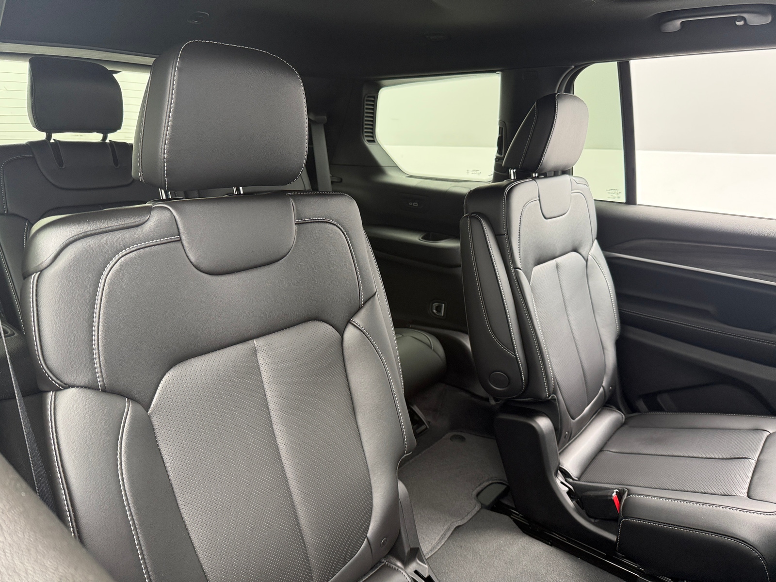 Thumbnail: 2026 Jeep Grand Cherokee L - 5