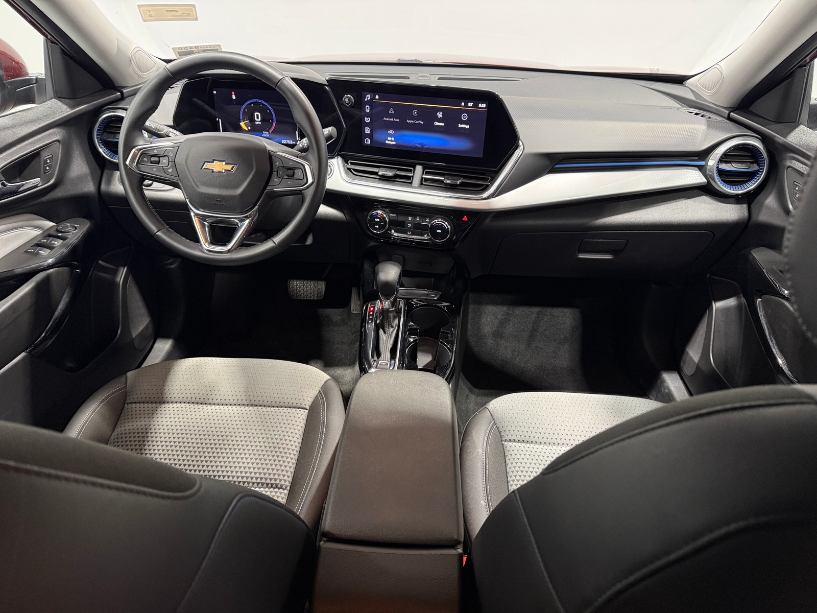 Thumbnail: 2025 Chevrolet Trax - 3